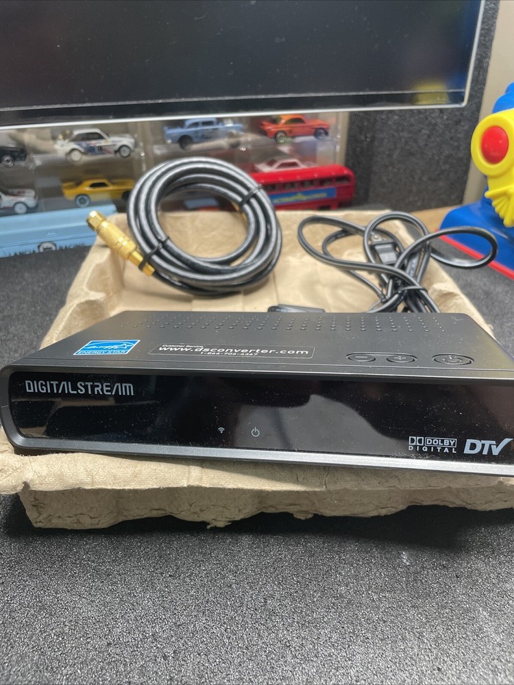 Digital Stream DTX9950 Analog Pass-Through DTV Converter Box
