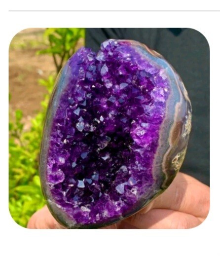 2.25 lb amethyst geode