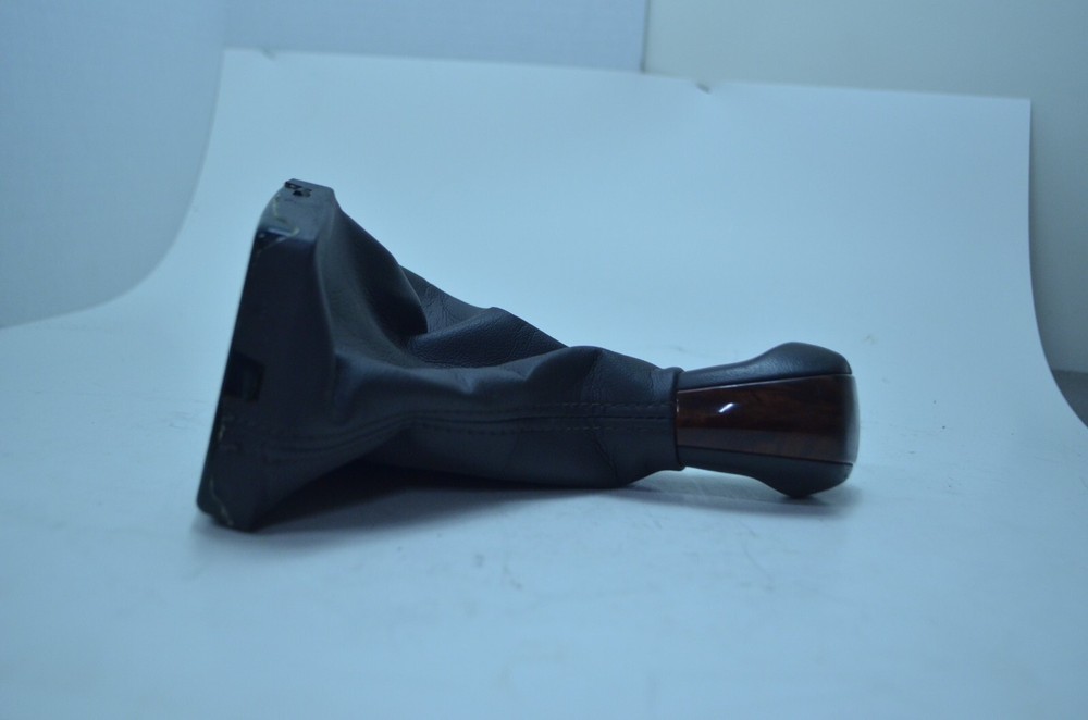 10-13 BUICK LACROSSE AUTOMATIC TRANSMISSION SHIFTER BOOT OEM