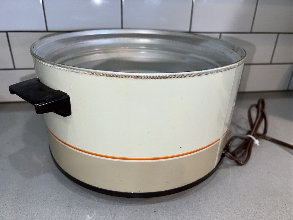 Vintage Rival 5 Quart Crock-Pot Slow Cooker Model 3355 Heating Base