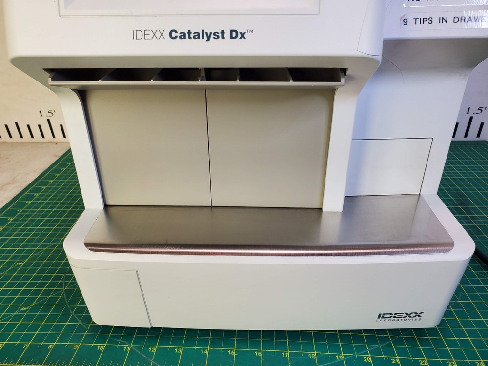 IDEXX Catalyst DX Blood Chemistry Analyzer