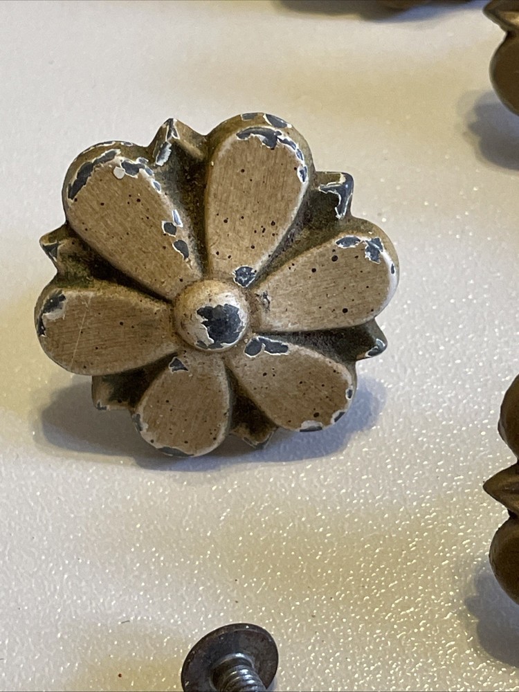 Vintage Flower 14 Flower Drawer Knobs Pulls