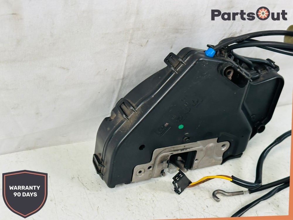 MERCEDES E Class W211 Rear Door Lock KEYLESS A2117301135 oem