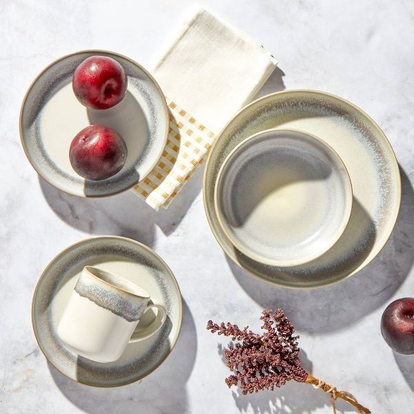 Tabletops Gallery 15-Piece Hudson Reactive Glaze Stoneware Dinnerware Set