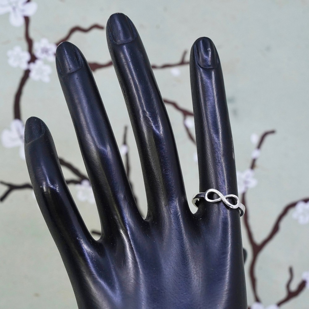 Size 7, Sterling silver handmade ring, stackable 925 infinity band “daughter”