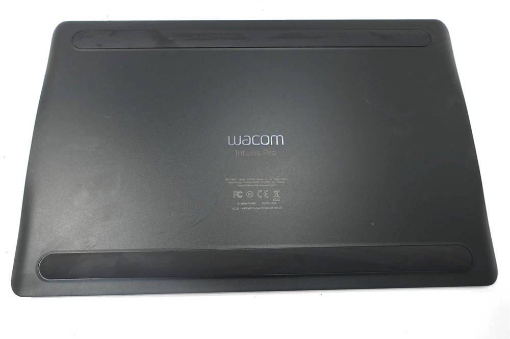 Wacom Intuos Pro M PTH660 Pen Drawing Tablet No S Pen - Black