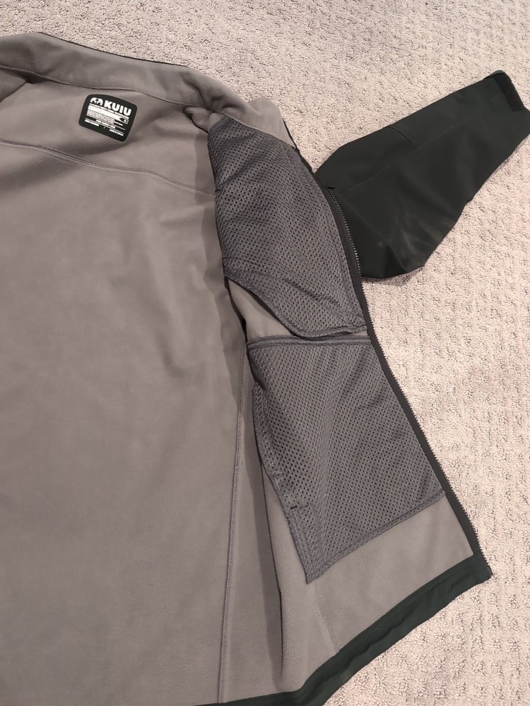 Kuiu Rubicon Jacket XL Black DWR Exterior Softshell Light Fleece Lined C Descrip