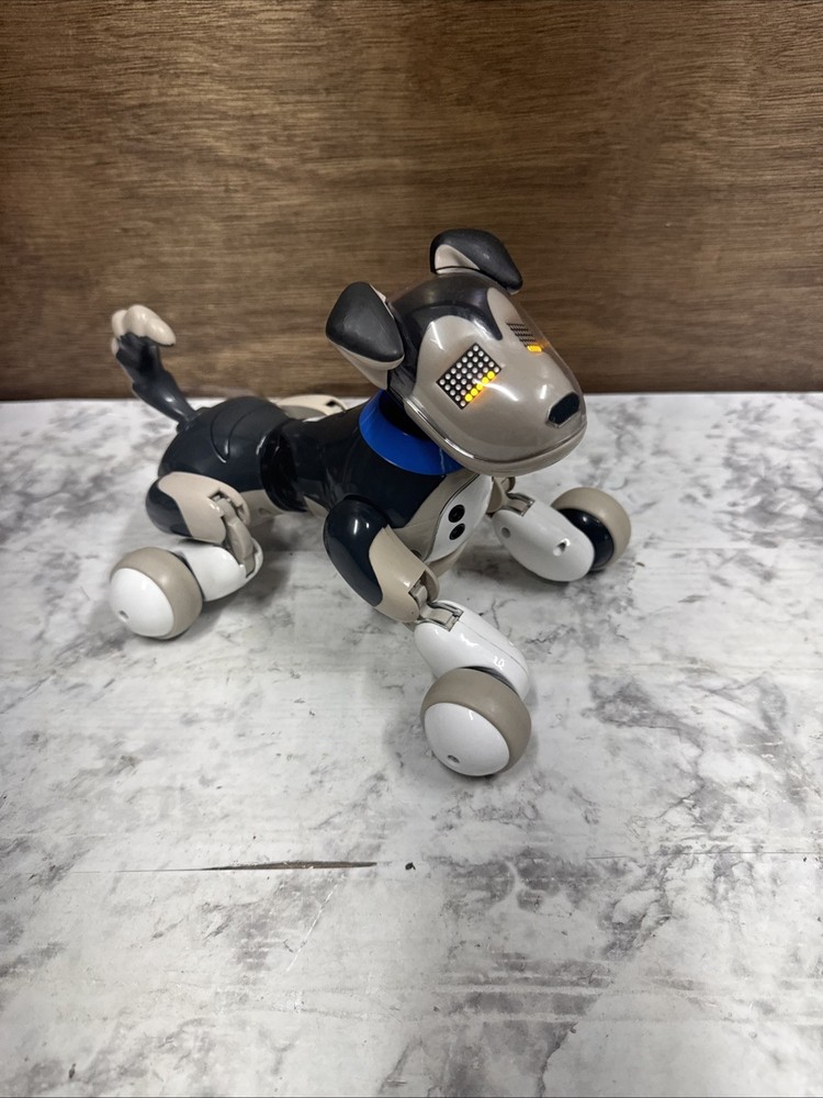 Zoomer Interactive Dog Shadow