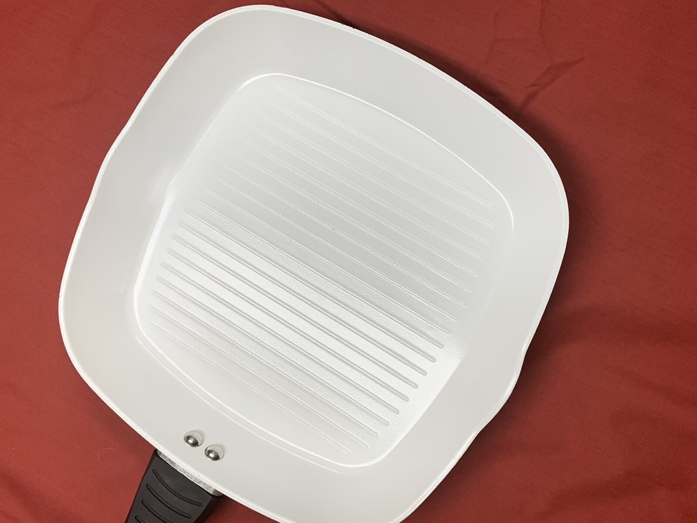 SHARPER IMAGE White Enamel Square Griddle Grill Pan Skillet 11 1/4"