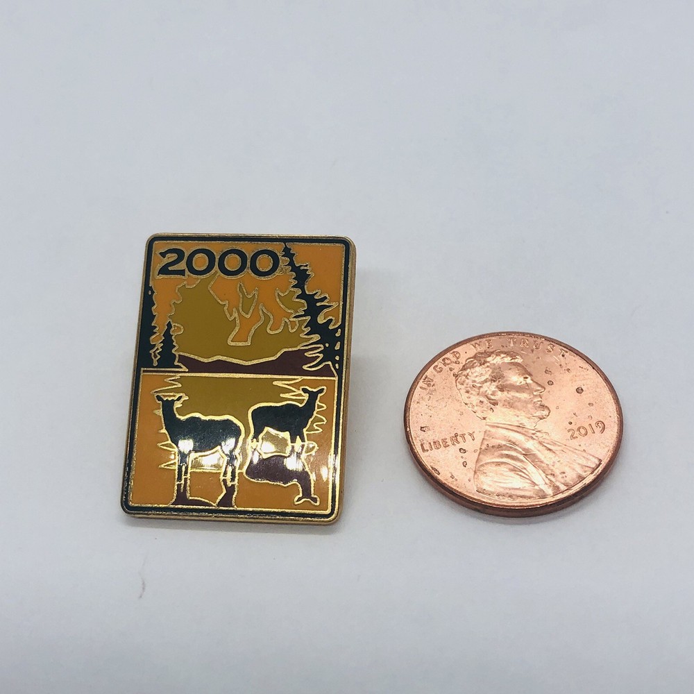 2000 Forest Deer Souvenir Pin Pinback Lapel