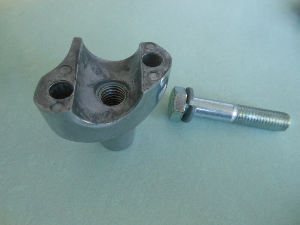 NOS OEM Harley Davidson Lower Handlebar Clamp + Bolt # 56141-80A