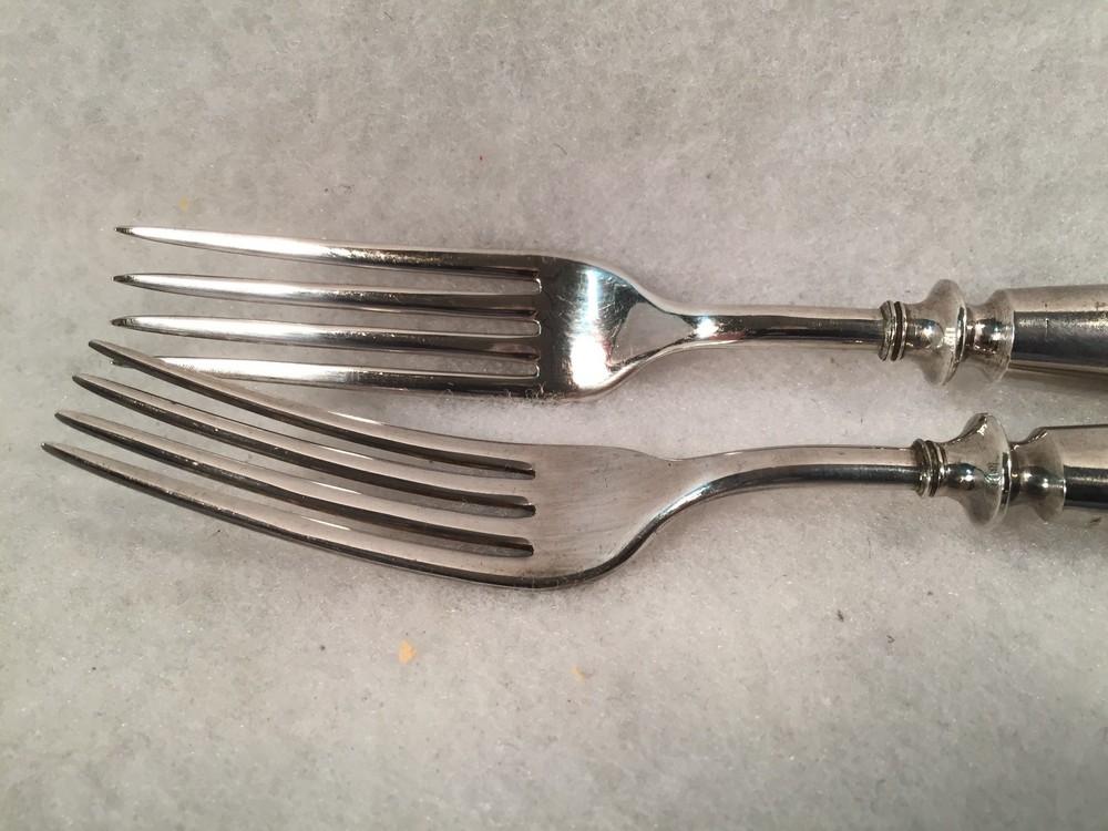 Warranted 12 DWT Flatware 2 Forks