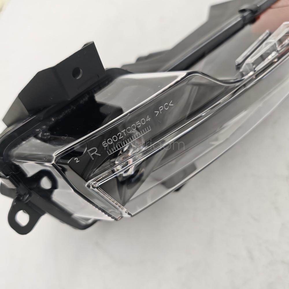 For Tesla Model 3 2017-2023 / Model Y 2020-2024 Front Fog Light Right Side