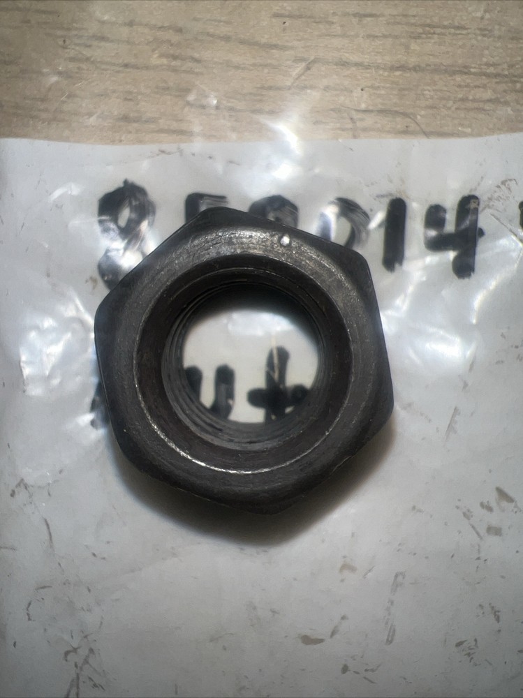 CaseIH/ Holland 85801470 Nuts