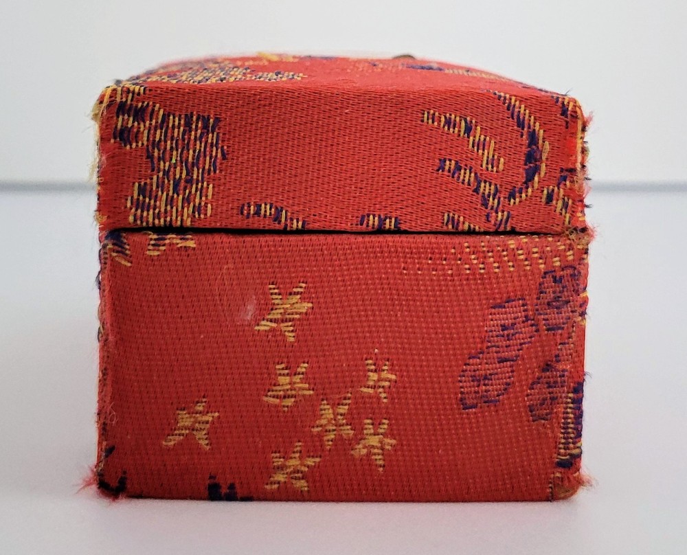 Decorative Box with 2 Vintage Shouxing Baoding Chiming Balls, Stress Relief