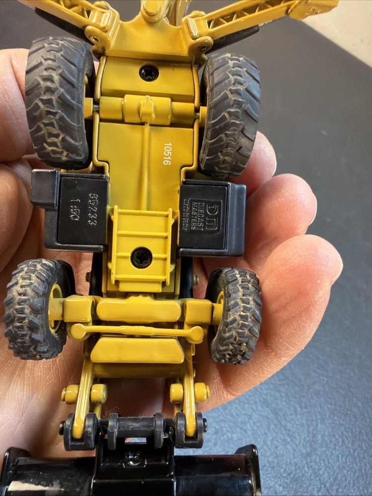 Diecast Masters 1:50 420F2 Backhoe Loader & Tin CLEAN