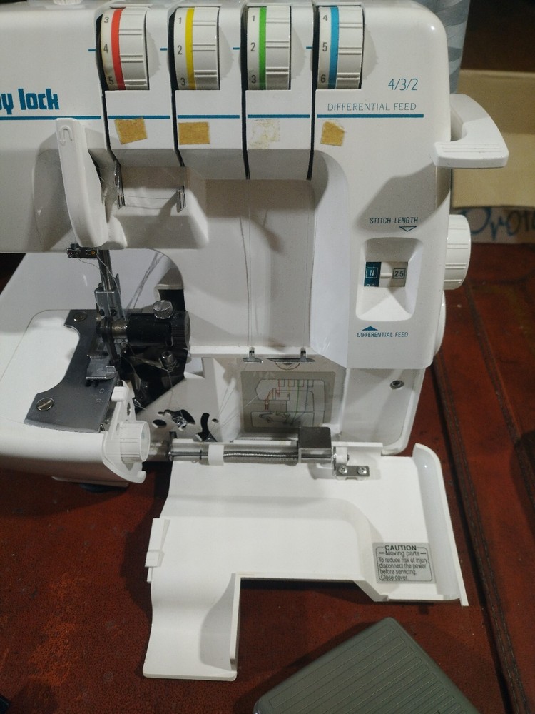 Working Baby Lock Protege - BL5370ED - 4 Spool Serger Differencial Feed