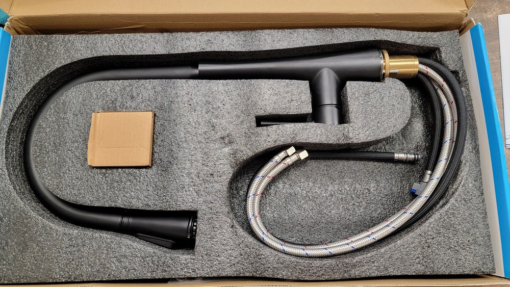 CASAINC Single-Handle Pull-Down Sprayer Kitchen Faucet Matte Black | WF-LB-7605B