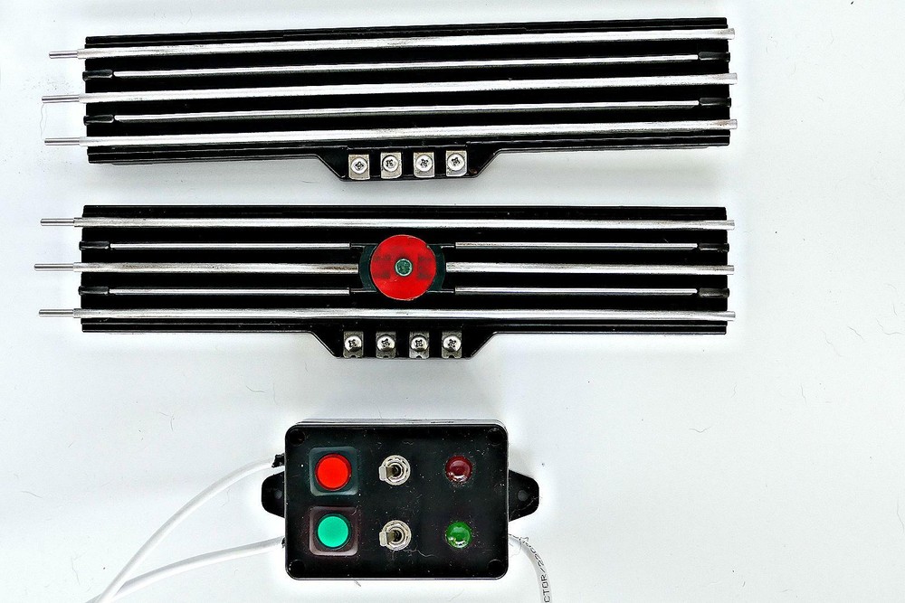Lionel  remote control tracks with brand new design controller that does it all