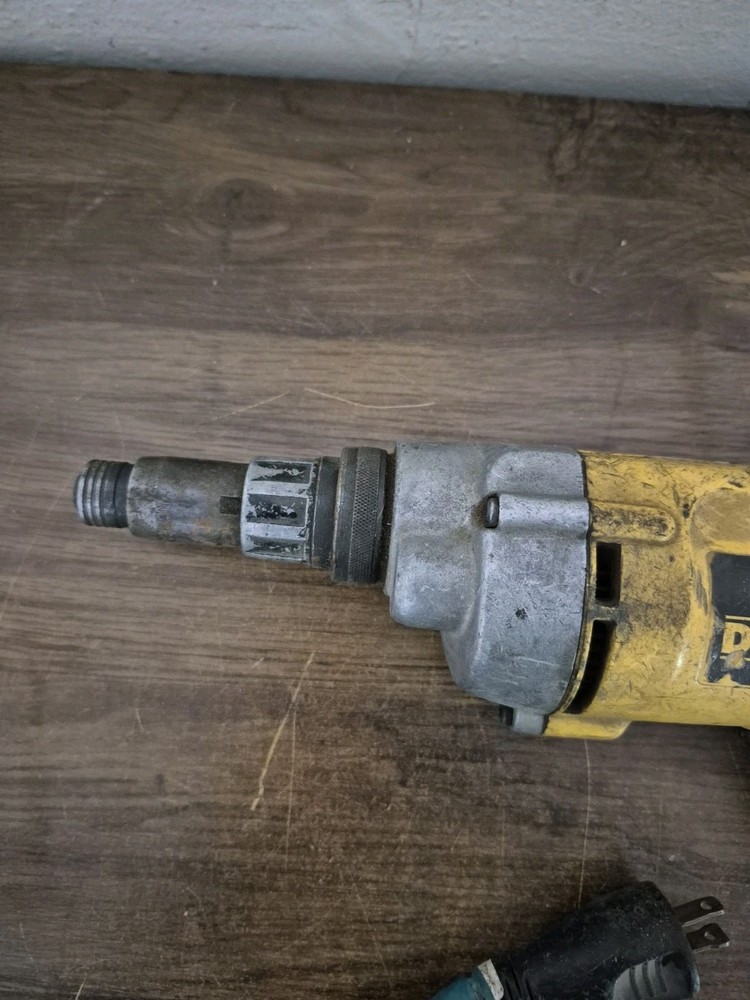 DeWalt DW268 Corded Variable Speed Reversing Versa-Clutch Screwdriver