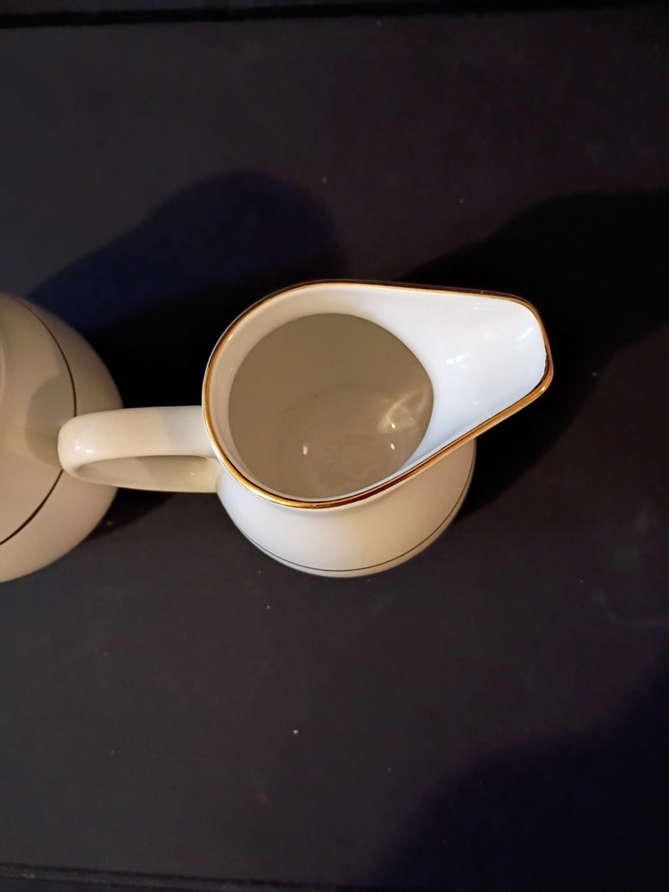 EP Excellent Creamer And Sugar Set . (271)