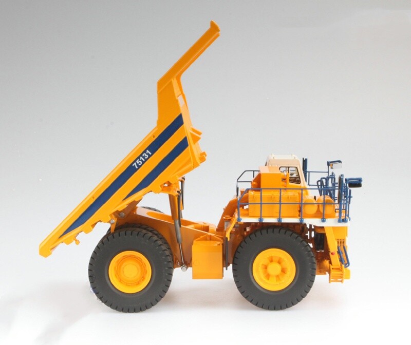 1:50 BELAZ 75131 130 TON MINING TRAUCK Construction Machine Diecast Model