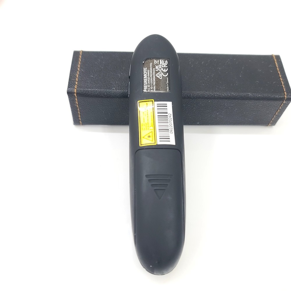 StarTech Wireless Presentation Remote with Red Laser Pointer - 90 ft. (27 m)