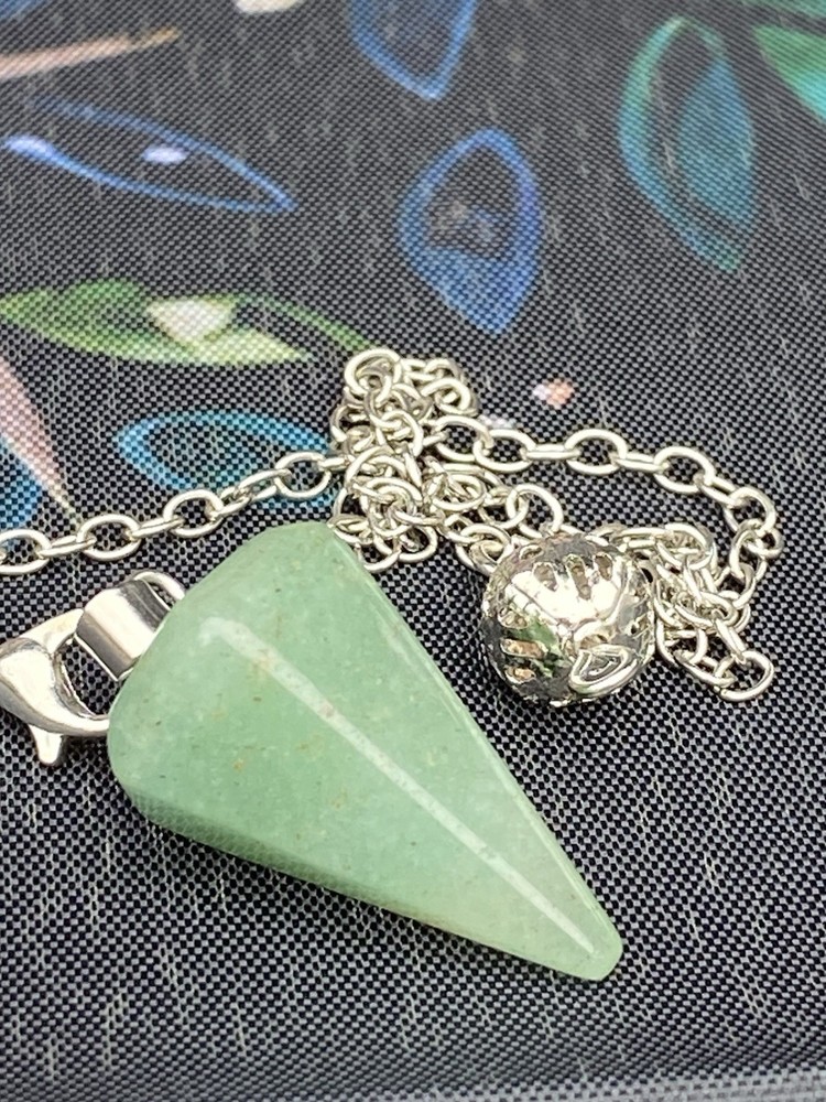 MAGICAL STONE PENDULUMS DIVINATION METAPHYSICAL