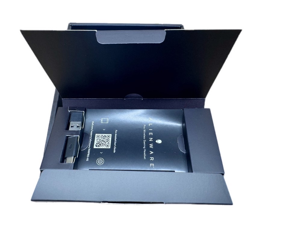 Alienware Pro Wireless Gaming Headset Wired/Wireless, Lunar Light