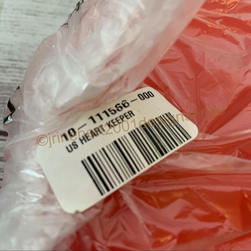 New Tupperware 5187 Red Heart Hinged Keeper