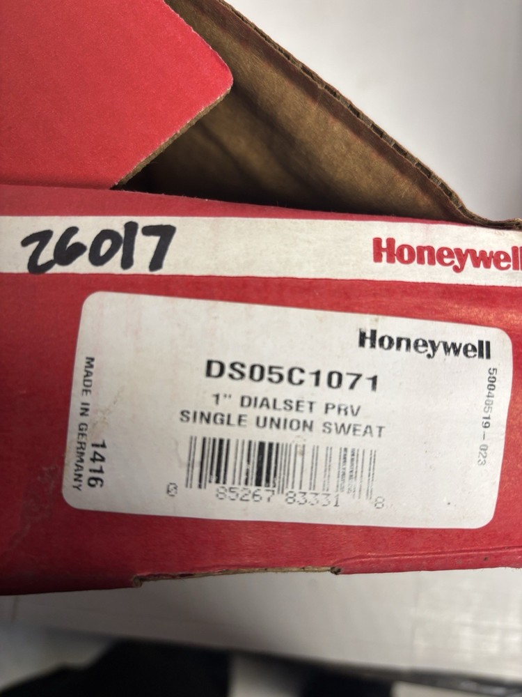 26017 Honeywell DS05C1071 1 in Single Union Sweat Brass Water Valve