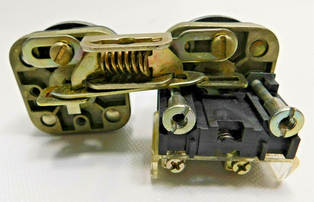 Allen Bradley 800H-FRA22A Push Button Maintained