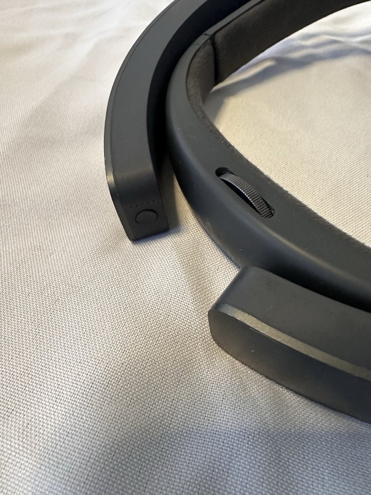 Microsoft HoloLens Developer Edition 1st Generation & Genuine Carry Case