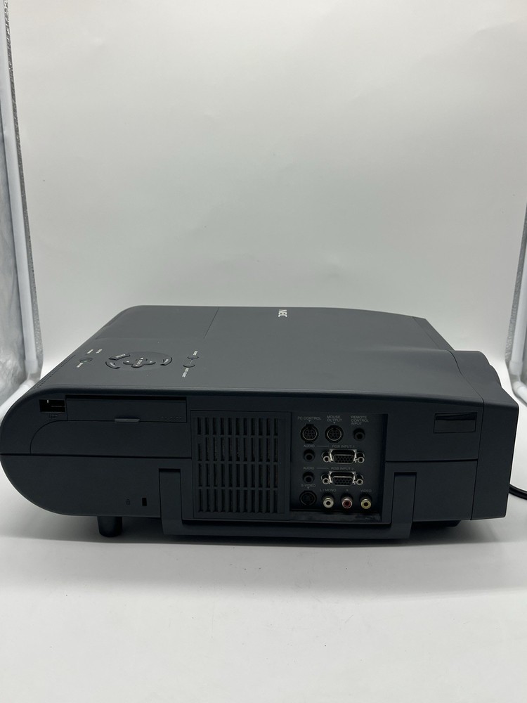 NEC MULTISYNC 3LCD PROJECTOR MODEL MT1045 *RARE*