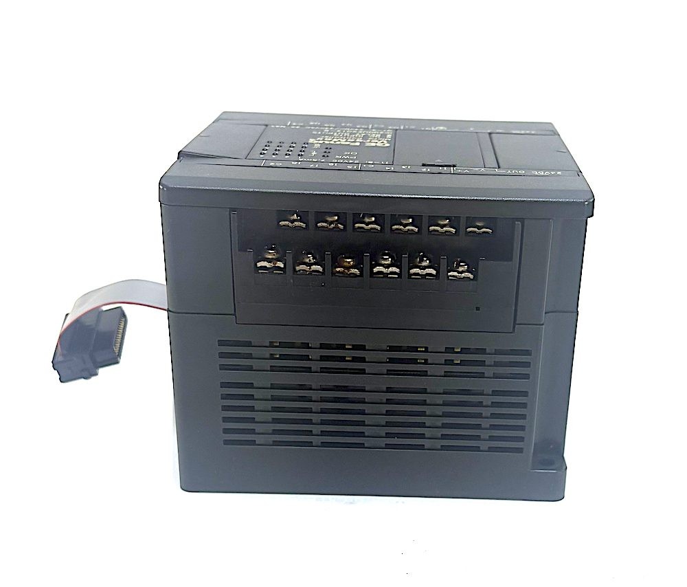 GE Fanuc VersaMax IC200UEX012-B Micro Controller w/ribbon