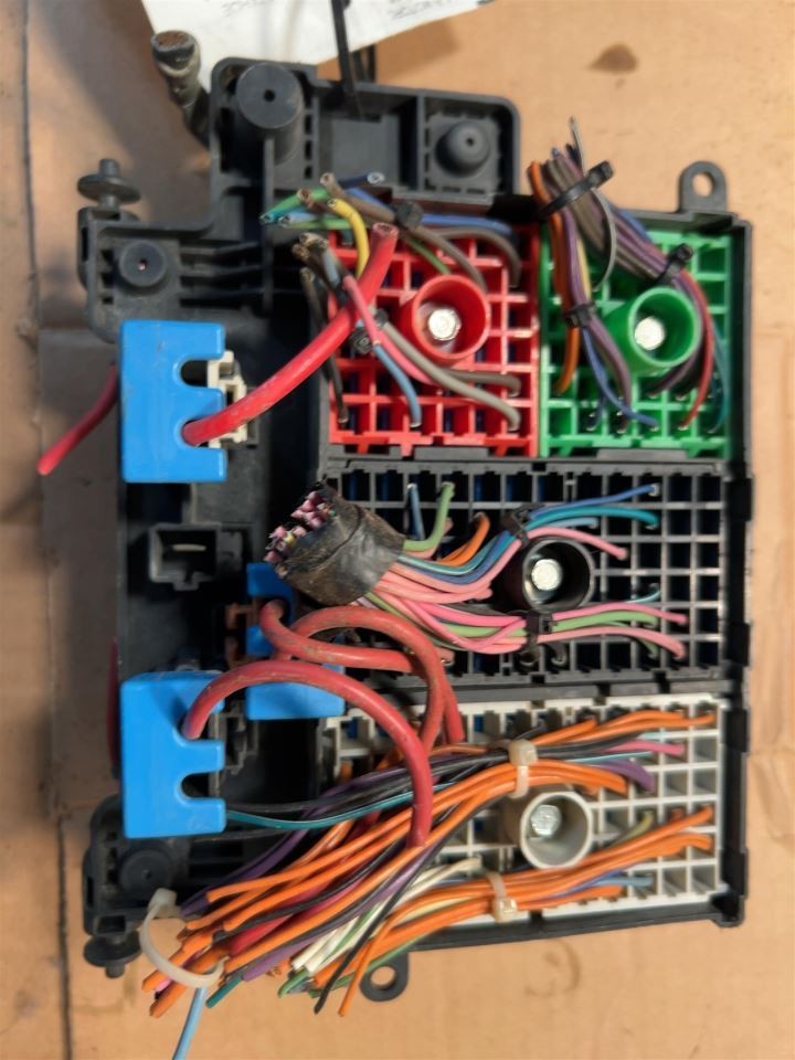 TAHOE 2002 Fuse Box Cabin 6636
