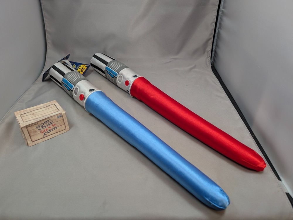 New Star Wars Playskool Jedi Force Soft Red and Blue Lightsabers 2004 Both Work