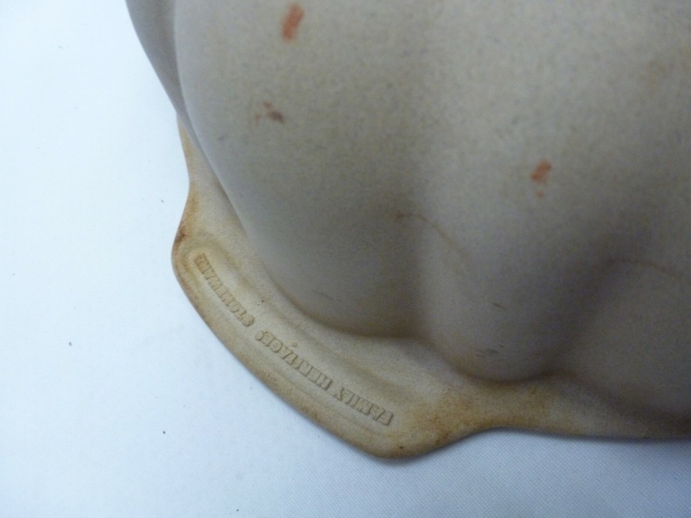 Pampered Chef Stoneware Cake Baking Pan