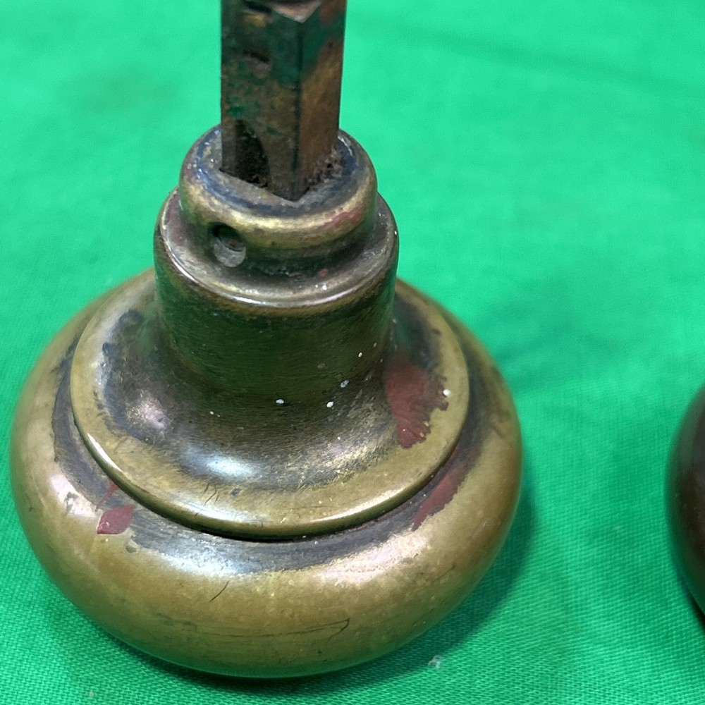 ANTIQUE BRASS DOOR KNOBS & Swivel SPINDLE 2” Knobs