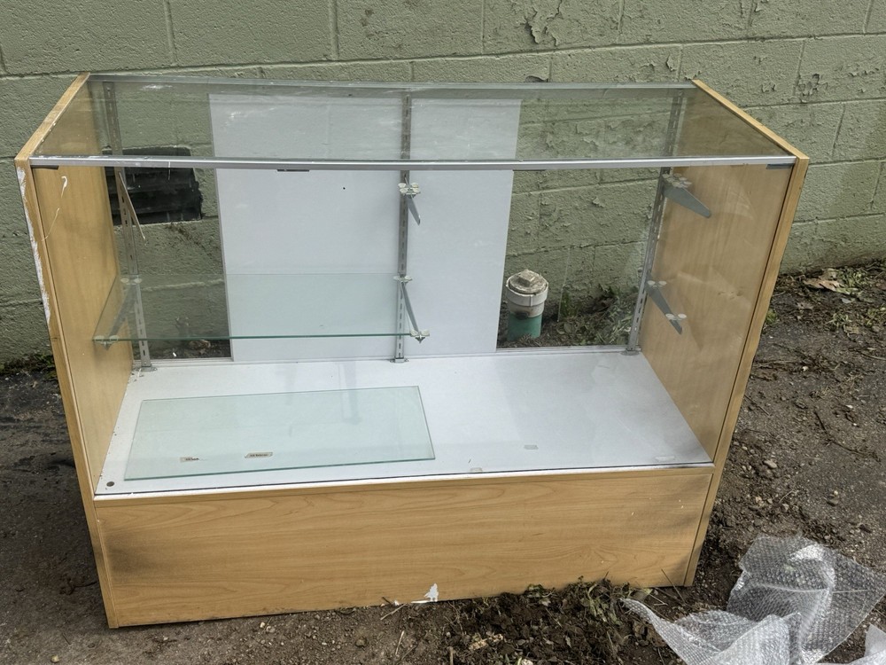 Commercial Shelves