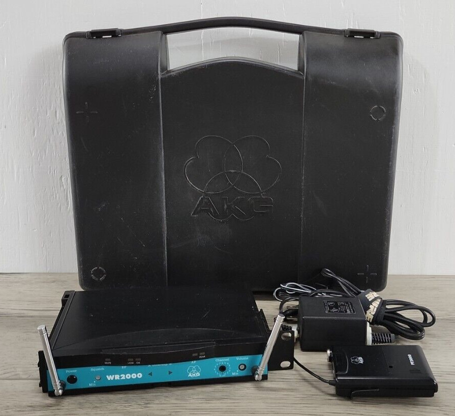 AKG Platnum Series Wireless Receiver Model WR2000 Bundle Pro Audio Equip Tested