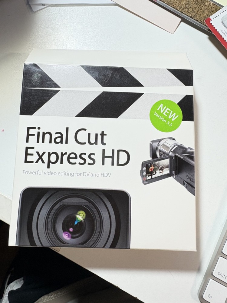Apple Final Cut Express HD MA261Z/A Version 3.5 Software Bundle Video Editing,