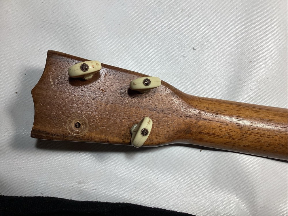 Vintage Kamaka Ukulele White Label