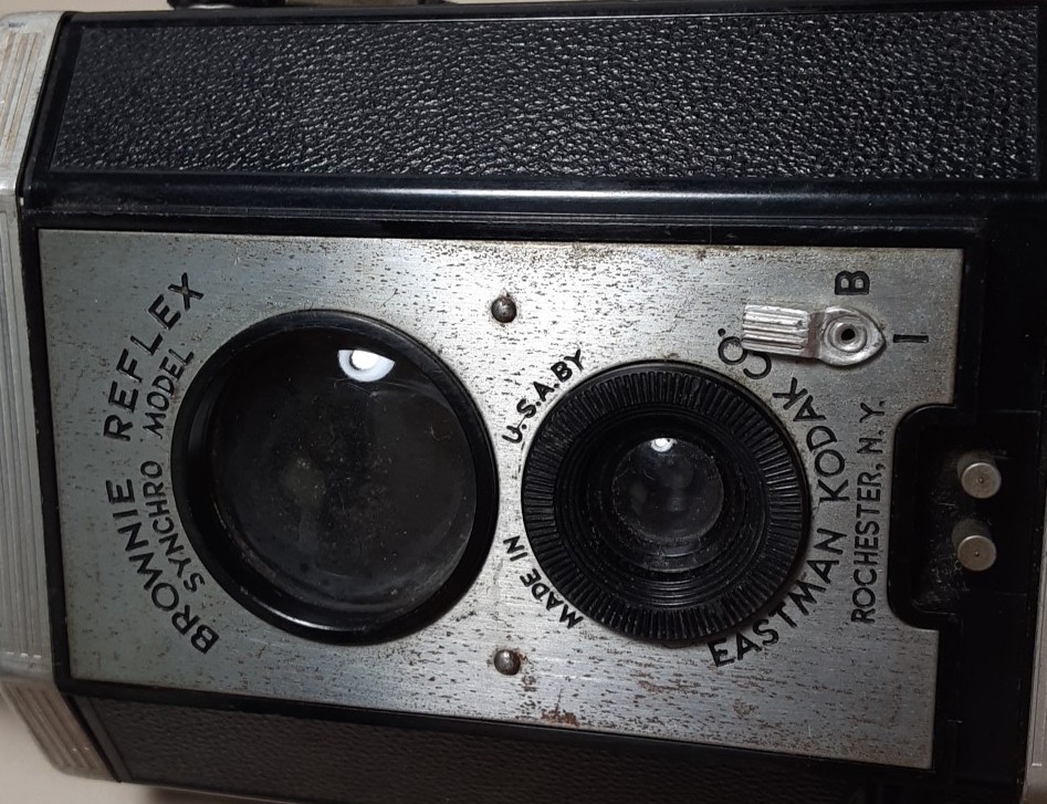 Kodak Brownie Reflex Synchro Model Camera UNTESTED w/ neck strap no flash attach