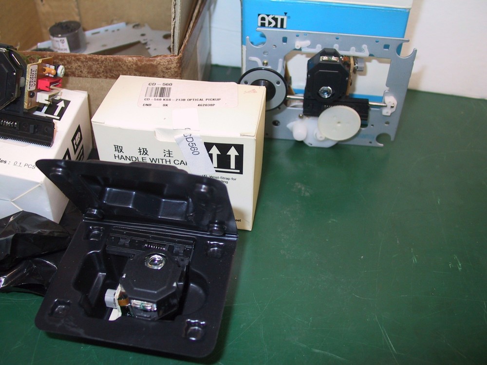 Lot of 7 COMPACT DISC (CD) PICK UPS