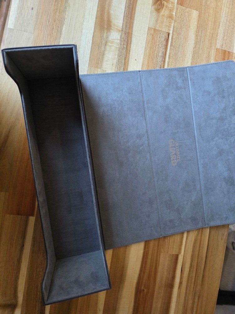 Ultimate Guard Arkhive 400 Xenoskin Deck Case - Black