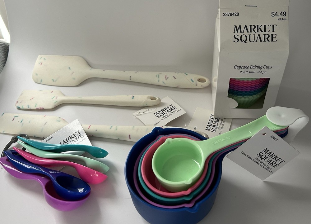 Market square Cupcake Baking Set Sprinkle Spatula Measuring Cups Spoons Liners