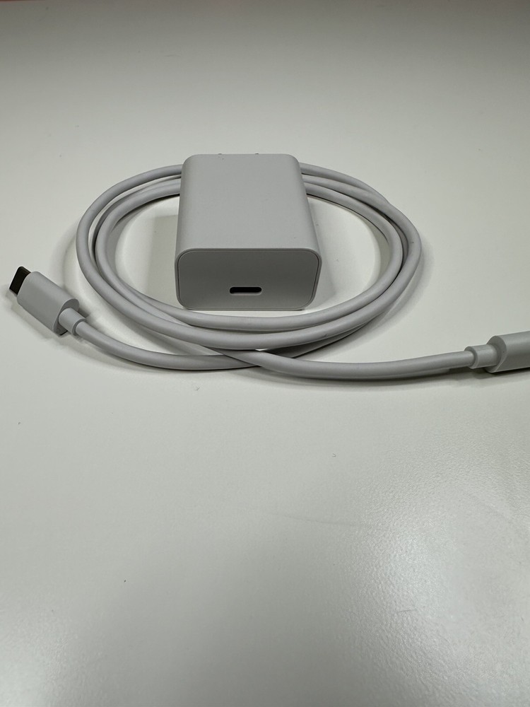 Genuine Meta Oculus Quest 2 Charger (OEM) USB-C Charger Cable