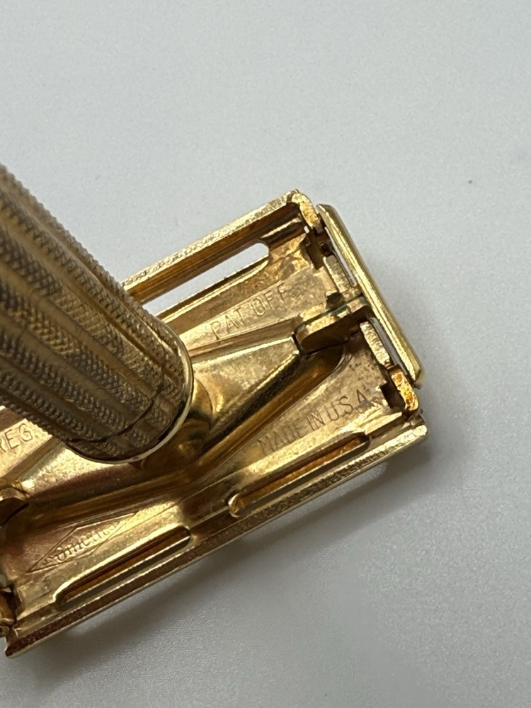 Vintage Gillette Aristocrat razor In Case