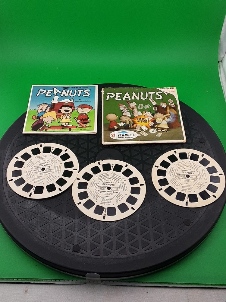 VIEW-MASTER Projector w/3 Complete Packs -Popeye, Peanuts, Daniel Boone Working